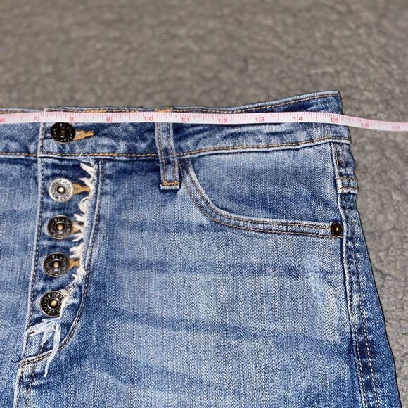 JUST USA Jean Shorts Size Large Distressed - Picture 10 of 12
